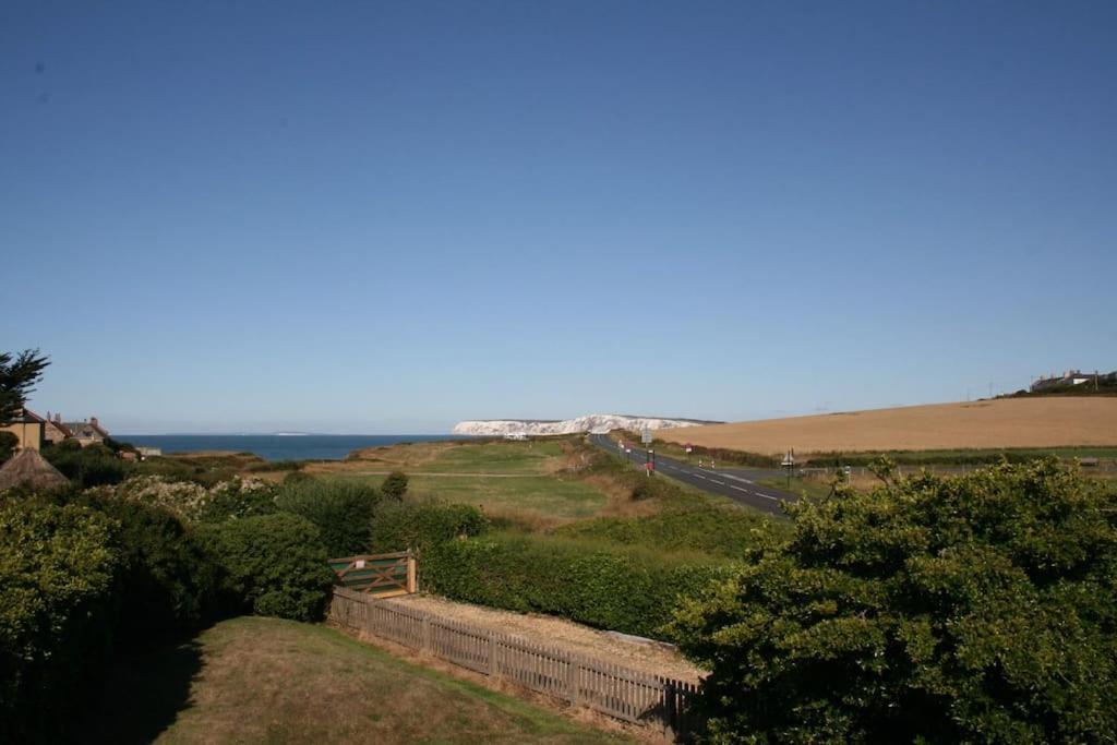 Greystone Cottage - Sea Views, Short Stroll To A Beautiful Sandy Beach Brook (Isle of Wight) Exterior foto